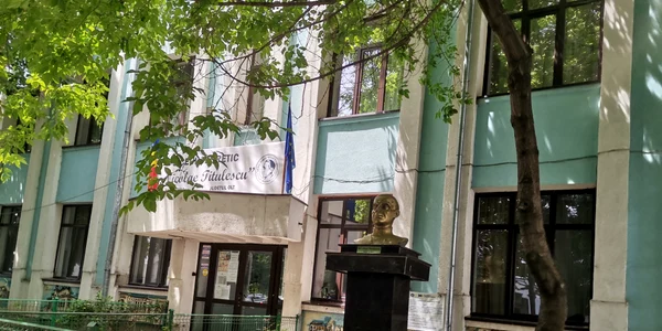 LT nicolae titulescu slatina   foto alina mitran jpg