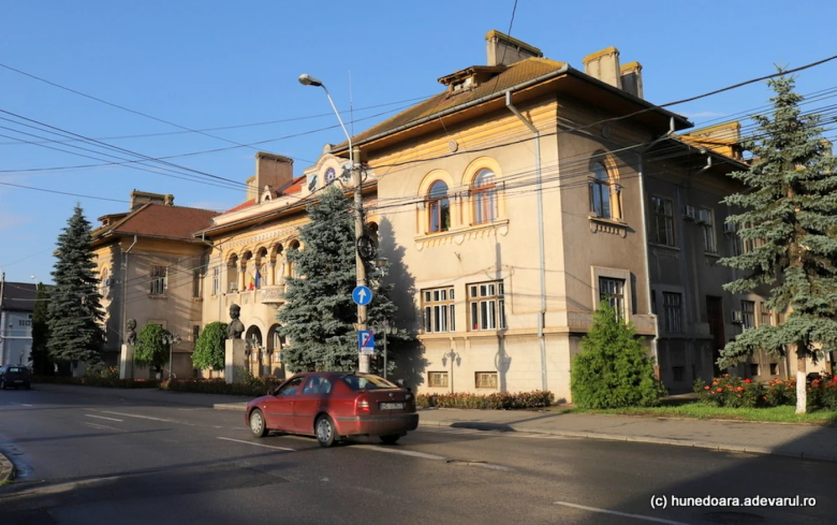 Palatul administrativ din Hunedoara. Foto: Daniel Guţă. ADEVĂRUL.