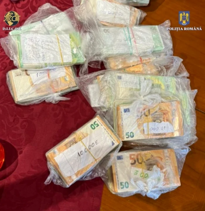 Peste 150.000 euro au fost găsiți la percheziții. FOTO DIICOT