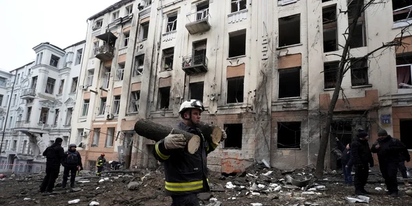 Clădire lovită de o rachetă rusească în centrul Harkov FOTO Profimedia