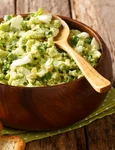 Salata cu avocado  Sursa foto shutterstock 1735987730 jpg