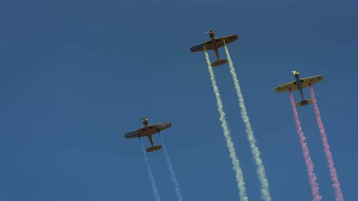 Avioane la parada de 1 Decembrie