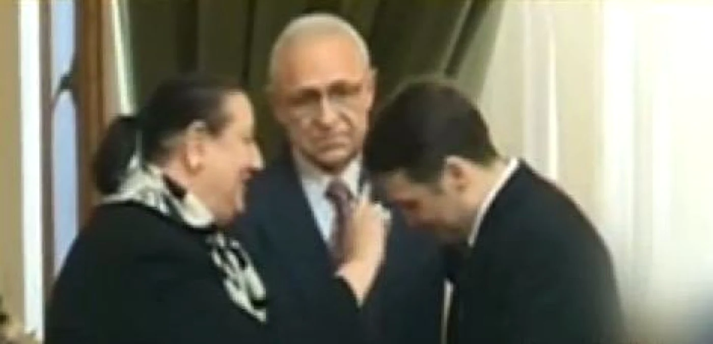 „Mirul a devenit instrument politic, moaştele şi mătăniile la fel.”