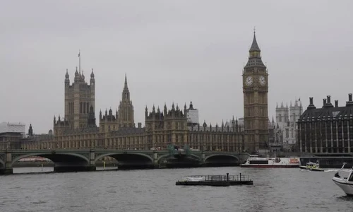 Londra – sau locul în care trecutul şi viitorul îşi dau mâna jpeg