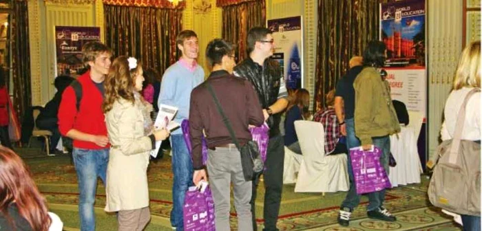 Târgul desfăşurat anul trecut tot la Hilton a adunat aproximativ 4.000 de tineri
