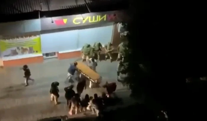 Ucrainenii atacă un rus care agresează o minoră / Foto Captură Video