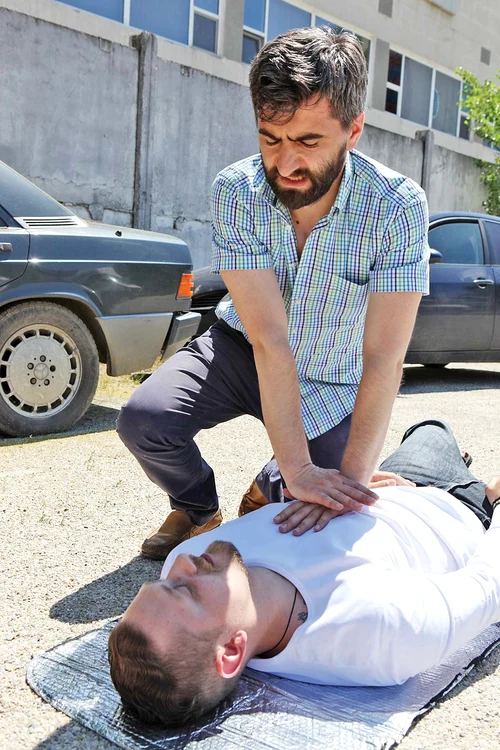 Bandajează-ţi rana şi ajută-i pe alţii!