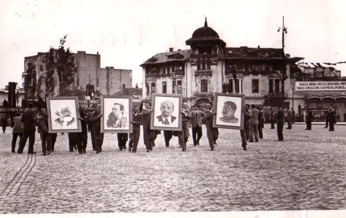 Manifestația de 1 mai 1945 din Piața Victoriei
