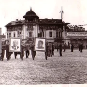Manifestatia de 1 mai 1945  Piata Victoriei jpg