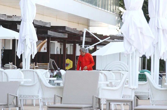 Aici au băut cafeluța cei  doi porumbei