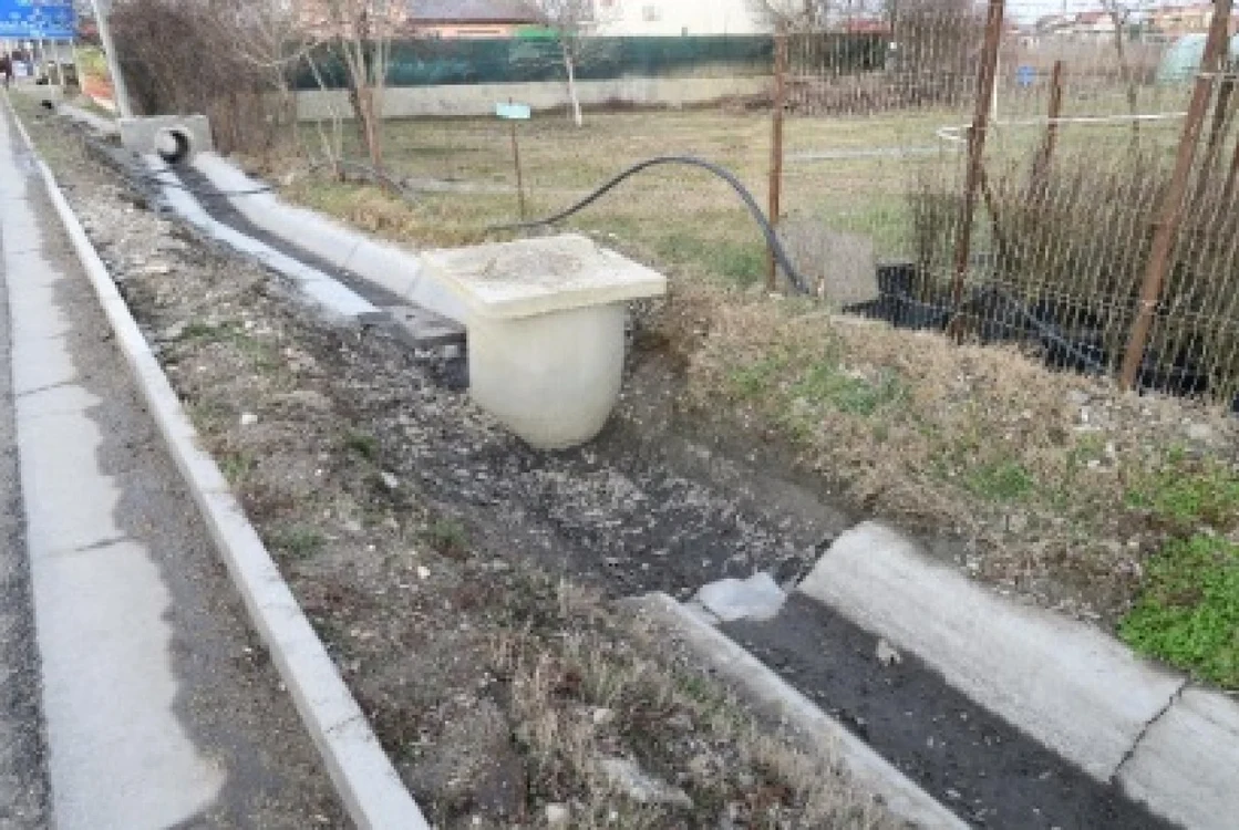 Instantaneu din România lucrului prost făcut. Foto: Dan Olaru.