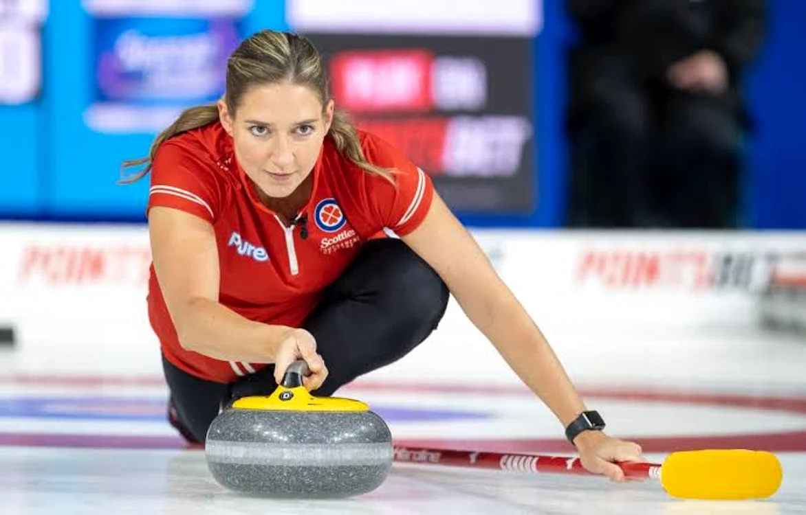 Briane Harris, în acțiune   FOTO The Curling News