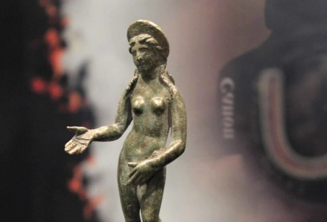 Micuţa statuie a zeiţei Venus descoperită la Alba Iulia. Foto: Muzeul Unirii