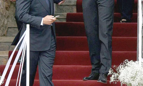Pique, fără  Shakira, s a  întreţinut  cu Puyol jpeg