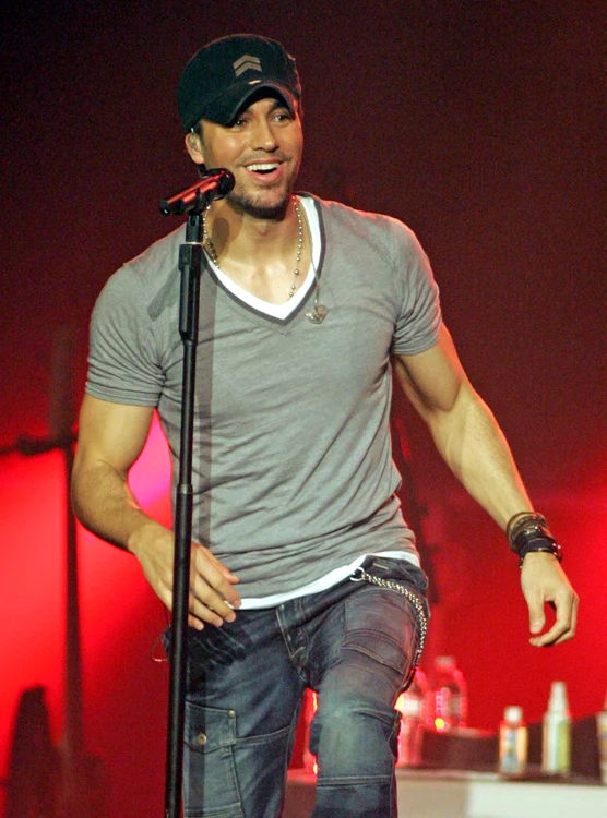2 enrique iglesias tk3s evhr 00605358 jpg jpeg