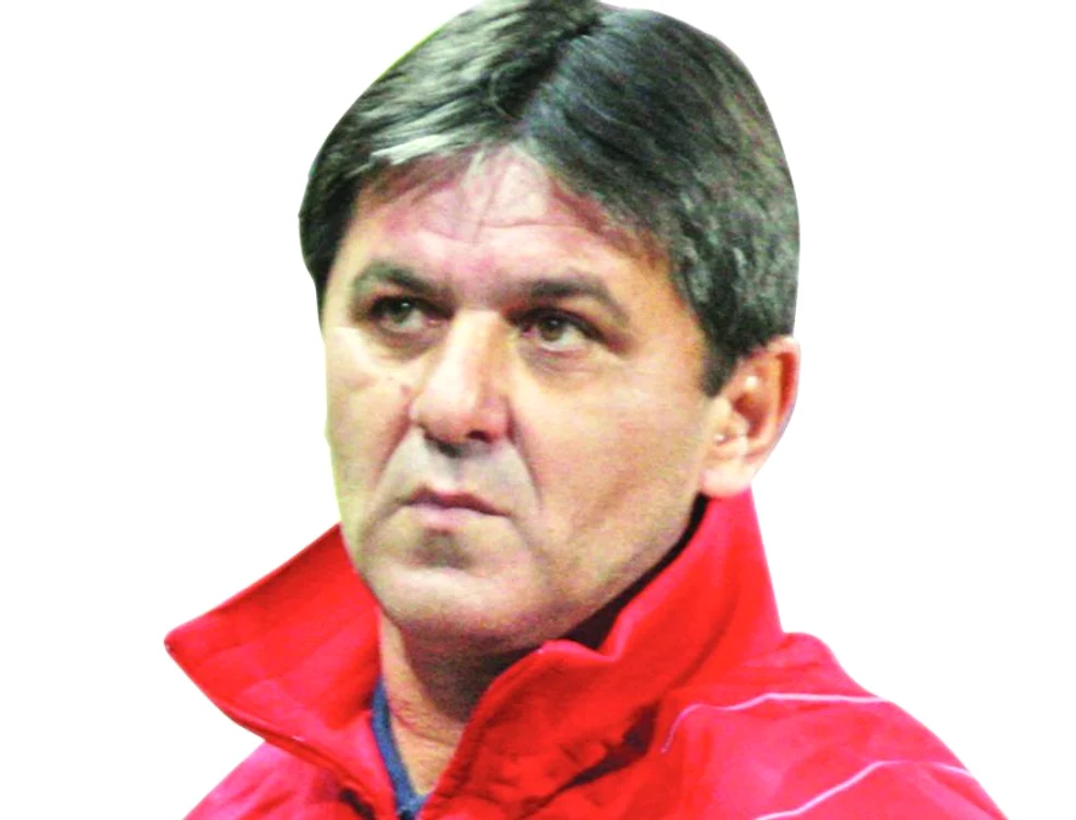 
    Lăcătuş  