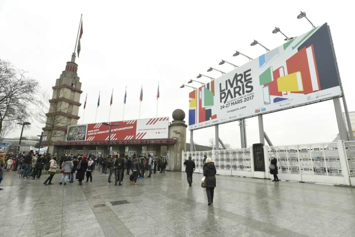 Salonul de carte de la Paris FOTO Mihai Cratofil/ ICR