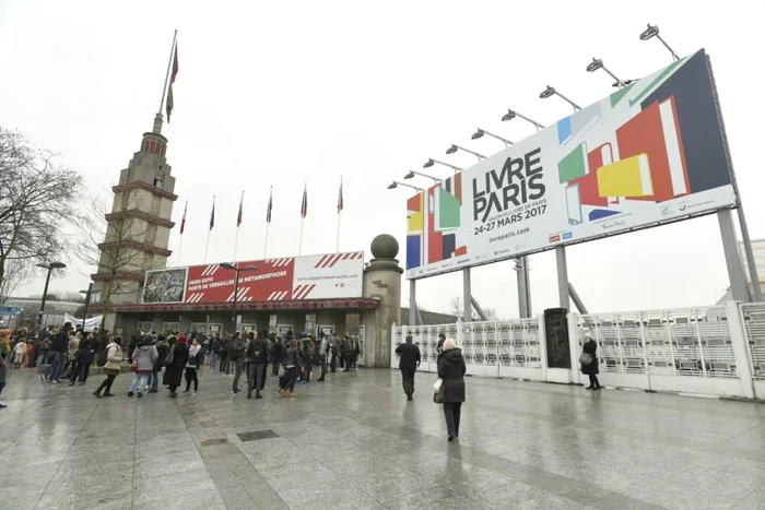 Salonul de carte de la Paris FOTO Mihai Cratofil/ ICR