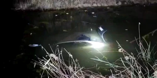 accident auto in canal de irigatii olt 26 apr 2025 foto isu olt mp4 thumbnail png