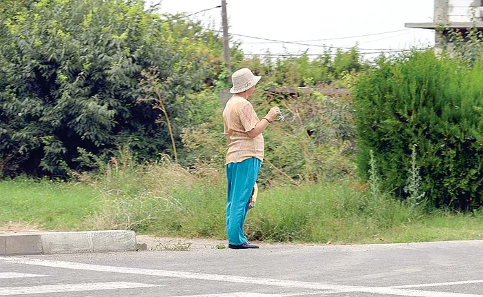 Neptun Flutură chei și afișe pentru a-i ademeni pe turiști