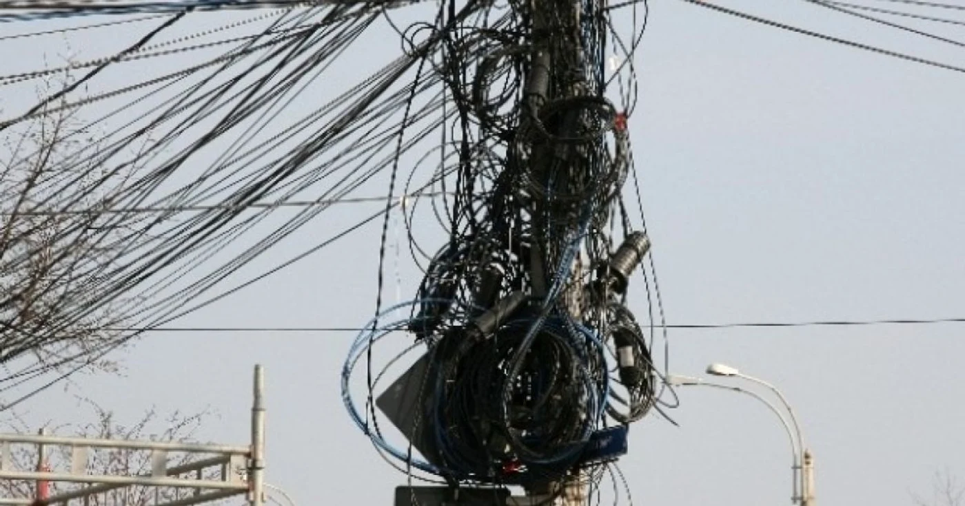 stalpi cabluri