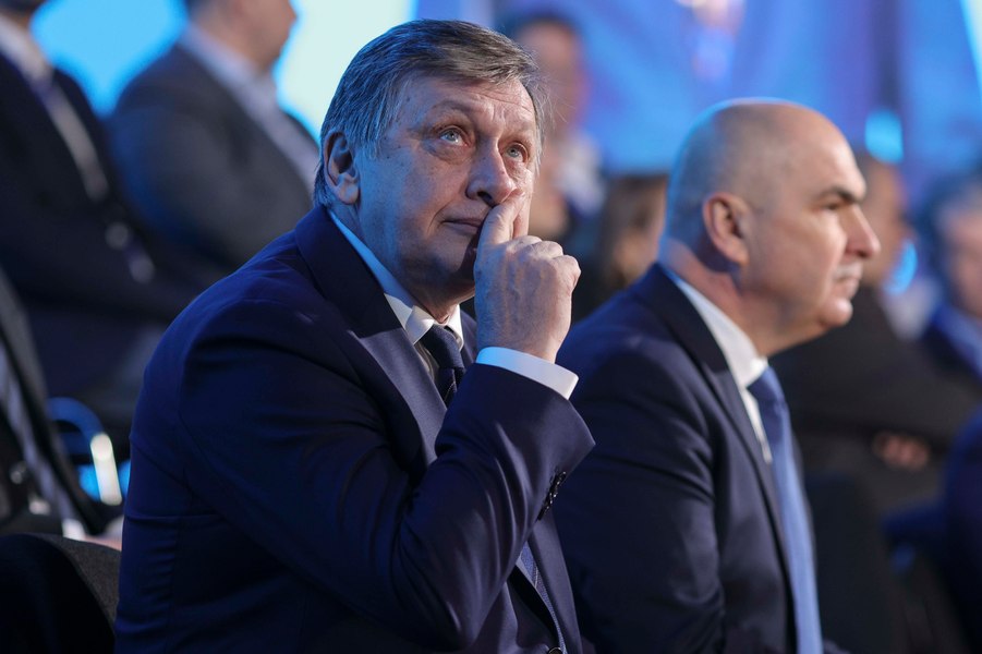 Bolojan și Georgescu ies din calculele electorale. Cine sunt candidații cu șanse la turul II pentru prezidențiale ANALIZĂ
