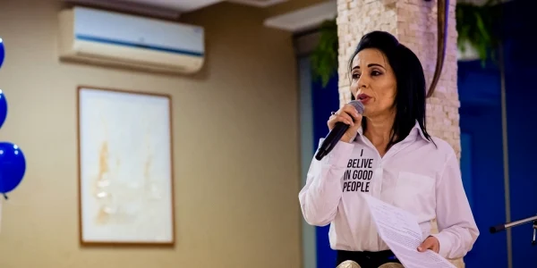alina zara prunean foto arhiva personala