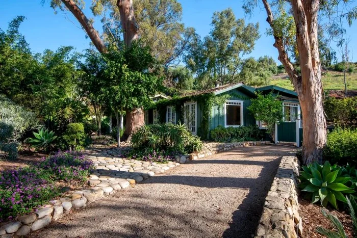 Una dintre cele trei construcții ale complexului cumpărat de Sharapova în Santa Barbara