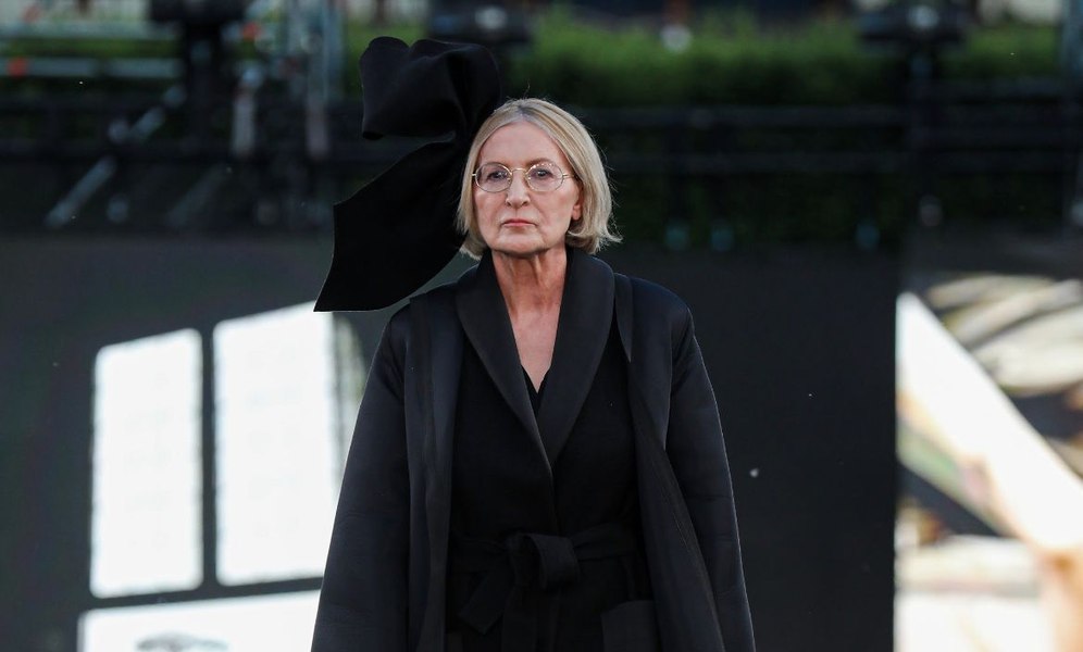 Manechin la 62 de ani, la Romanian Fashion Week. Designer: „Să arătăm Femeia“