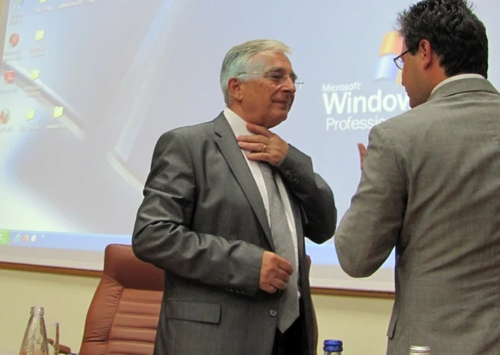 Mugur Isărescu a primit distincţia Doctor Honoris Causa de la Universitatea Politehnică din Bucureşti