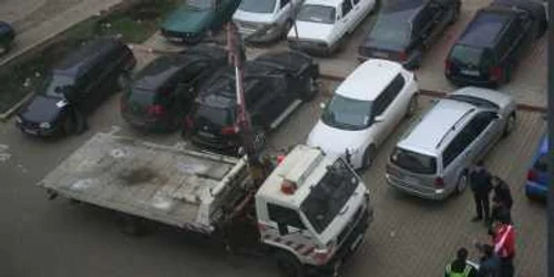 HSR va bloca doar roţile maşinilor parcate ilegal