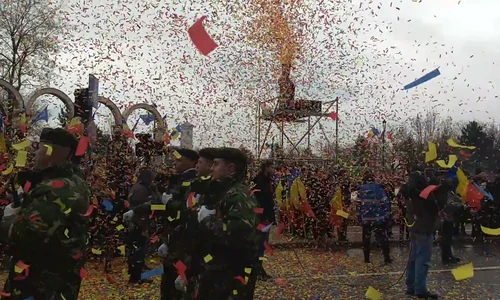 Parada militară cu confeti la Alba Iulia