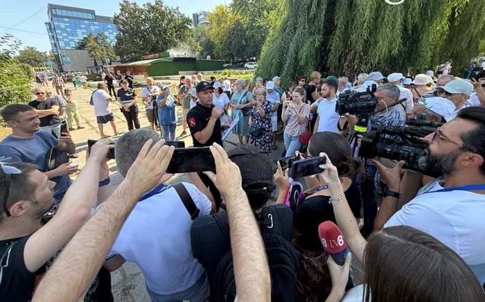 Protestul are loc în apropiere de Gara Feroviară. FOTO: Agora.md
