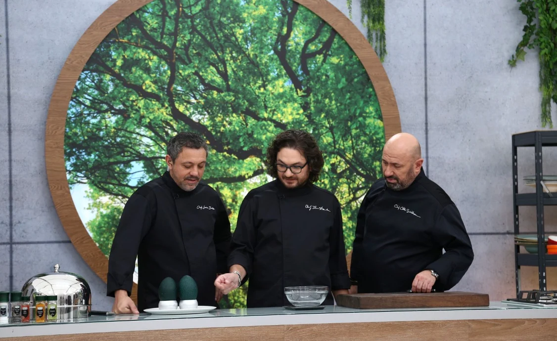 Cei trei chefi au gătit cu ouă de emu