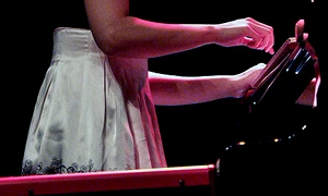 Jazz Night Out cu pianista Hiromi jpeg