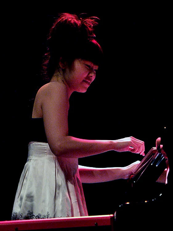 Jazz Night Out cu pianista Hiromi jpeg