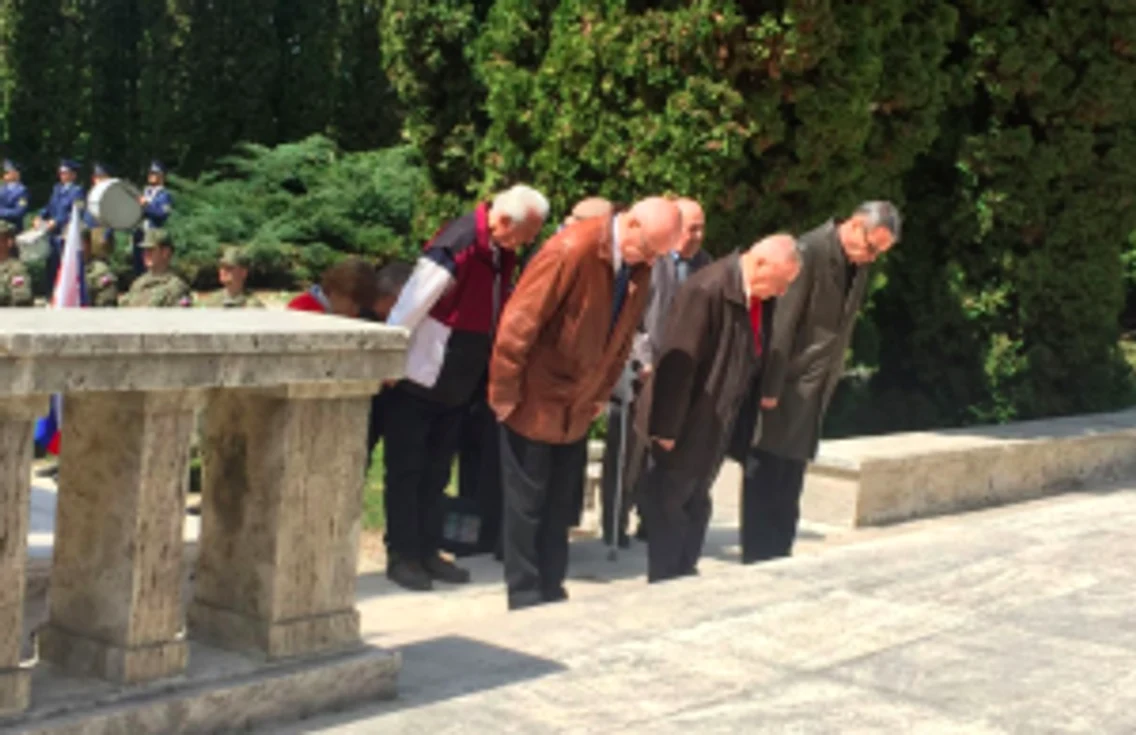 Slovacia cel mai mare cimitir românesc de război / Zvolen oraş eliberat de Armata Română Foto bratislava.mae.ro