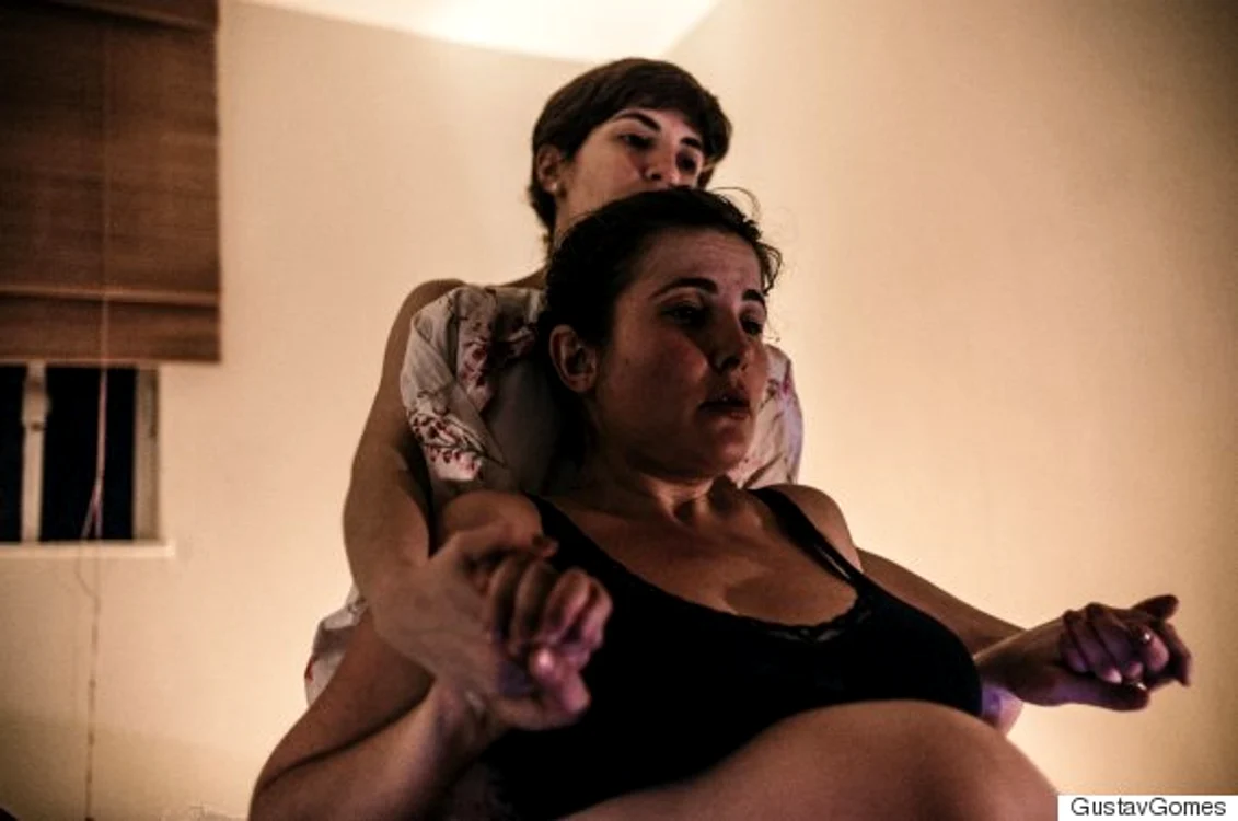 Gustavo Gomes şi-a pozat soţia cu lux de amănunte înainte ca aceasta să nască