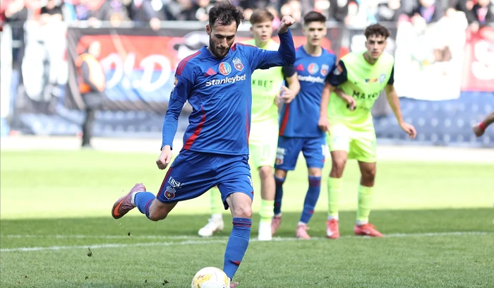 Bogdan Chipirliu, unul dintre jucătorii de bază ai Stelei (FOTO: Sportpictures)