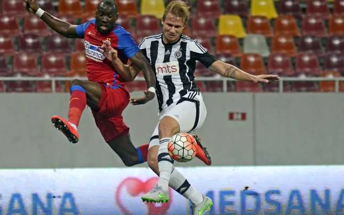 Tade (stânga) şi colegii săi nu i-au impresionat pe cei de la Partizan în meciul tur. FOTO: sportpictures.eu