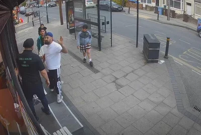 roman scandal restaurant Marea Britanie captură video Facebook jpg