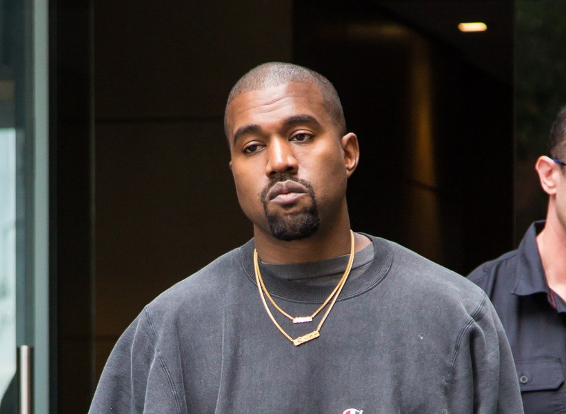 Kanye West, interzis în Australia din cauza unei melodii care îl glorifică pe Hitler