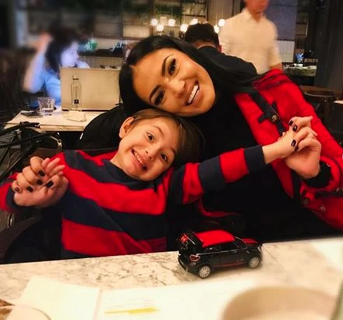 
    Andreea Mantea și David, asortați și fericiți că s-au întors în țară Foto Instagram  