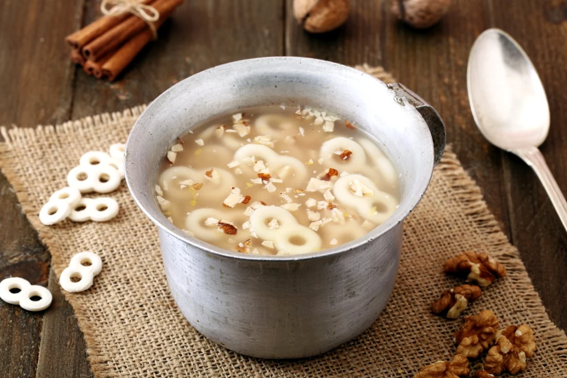 Mucenicii muntenești se fierb în sirop FOTO Shutterstock