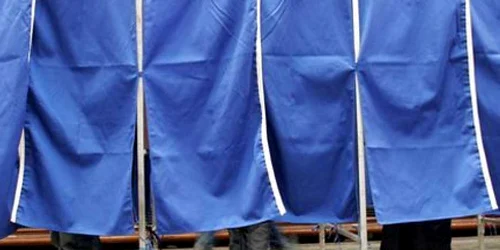50 de deţinuţi au votat în prima oră de la deschidere urnelor