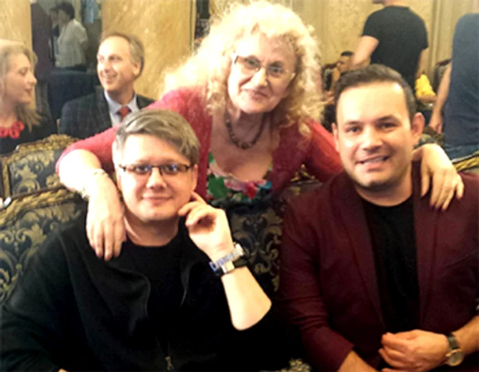 
    Fuego și Raul cântă melodii pe versurile Rodicăi Lupu  