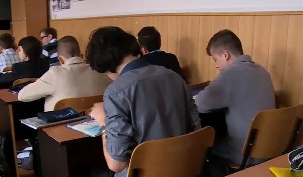 elevi testare evaluare teste pisa clasa scoala jpeg