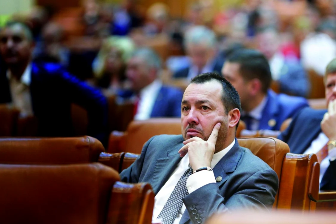 Proiectul iniţiat de „deputatul AKM”, privind prescrierea conflictului de interese după trei ani, trecut de Senat. Foto: Inquam