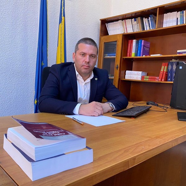 Fostul prim procuror al Parchetului din Corabia, trimis în judecată pentru abuz în serviciu. Ce spun colegii lui în rechizitoriu