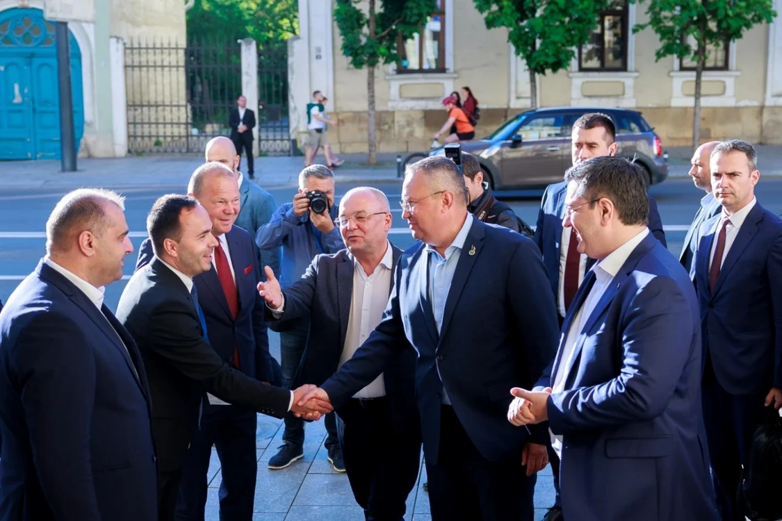 Nicolae Ciucă și Emil Bog. FOTO arhivă Gov.ro